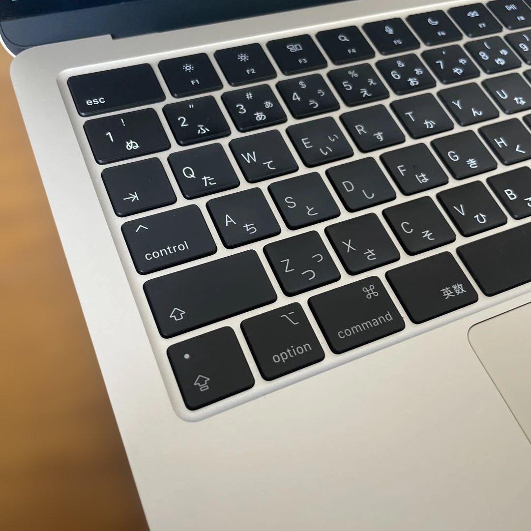 Apple MacBook Air 13インチ M2チップ スターライト