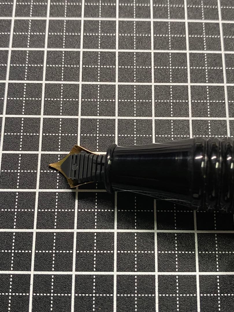 Platinum Glamor 万年筆　字幅M