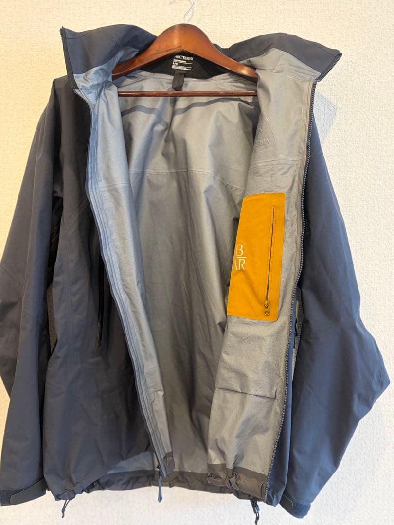 31dak　ARC'TERYX BETA AR KINGFISHER