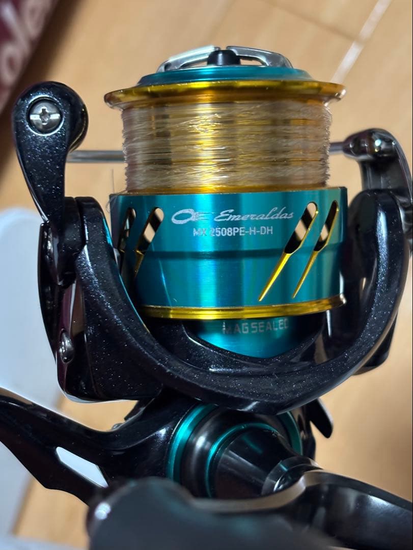 Daiwa 17 エメラルダスMX 2508PE-H-DH 美品