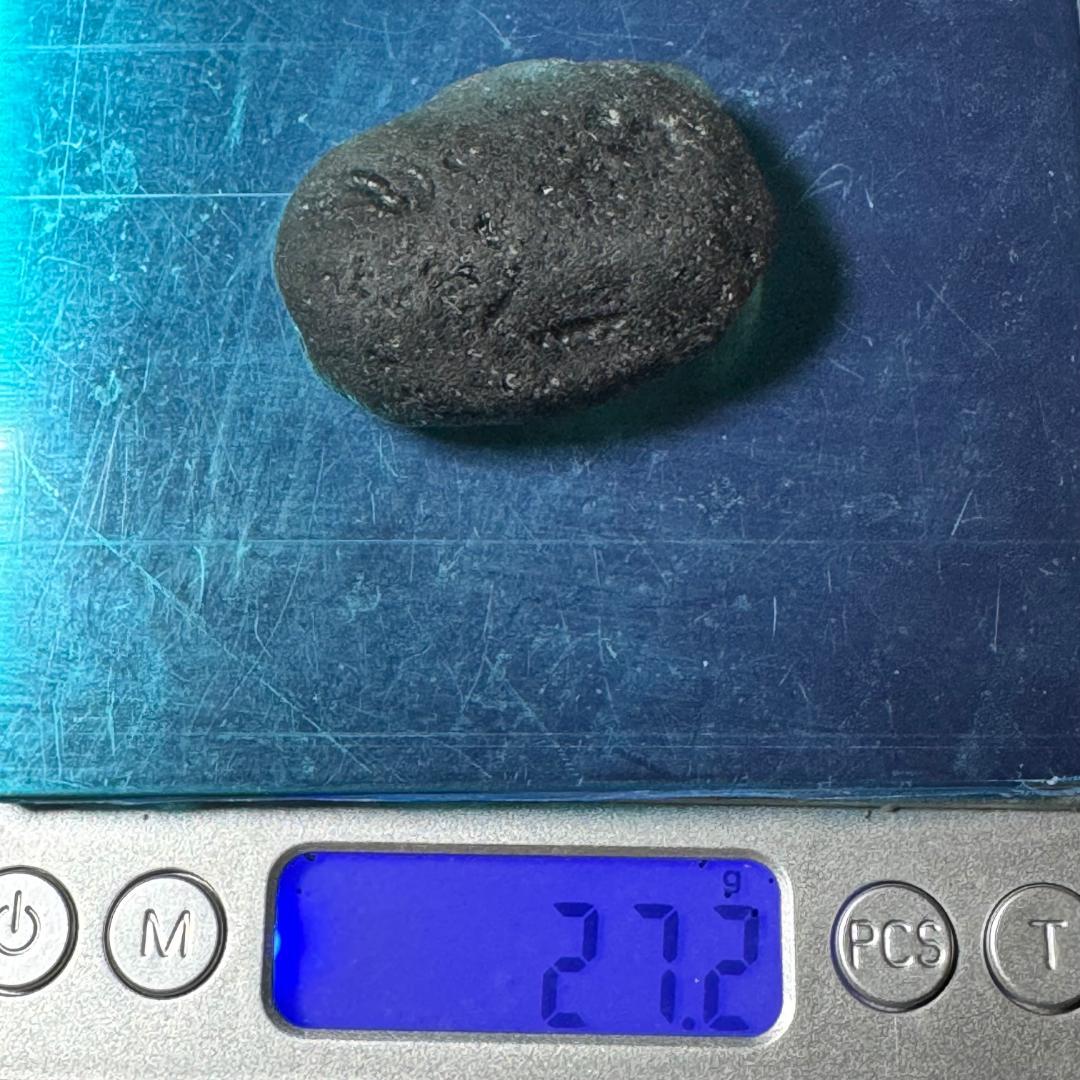 南米コロンビアの神聖な希少石◇コロンビアナイト◇原石　27.2g