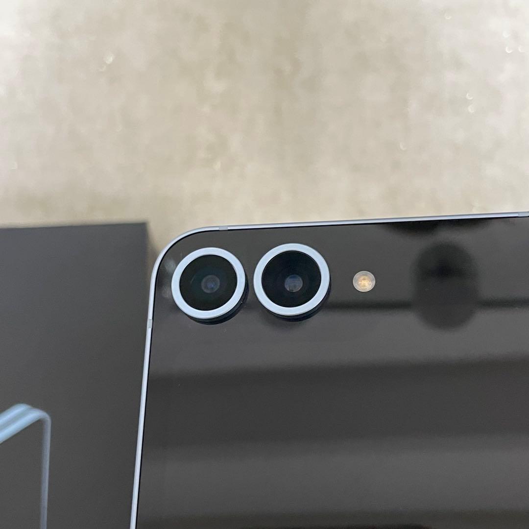 Samsung Galaxy Z Flip6 本体