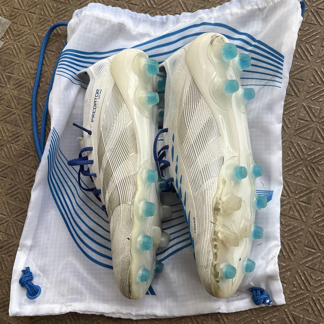 【ほぼ新品】アディダスプレデターエリートAG ホワイト/ブルー 収納袋付き