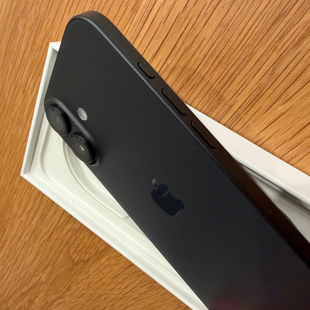 iPhone 16 256GB ブラック SIMフリー eSIM専用 本体