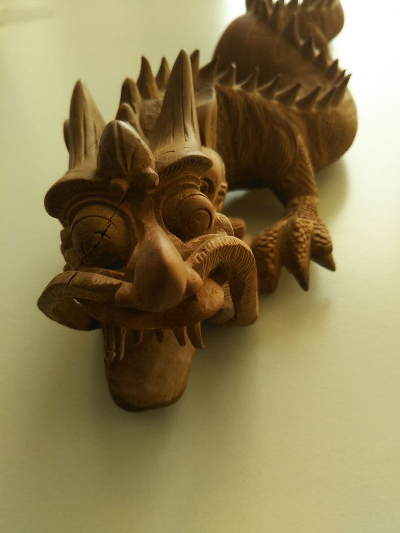 BALI島/白檀の龍神/ナーガの木彫り。