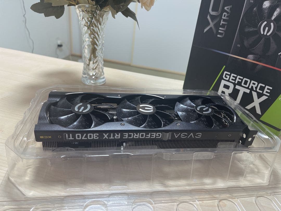 グラフィックボード・グラボ・ビデオカード GeForce RTX 3070 Ti XC3 Ultra