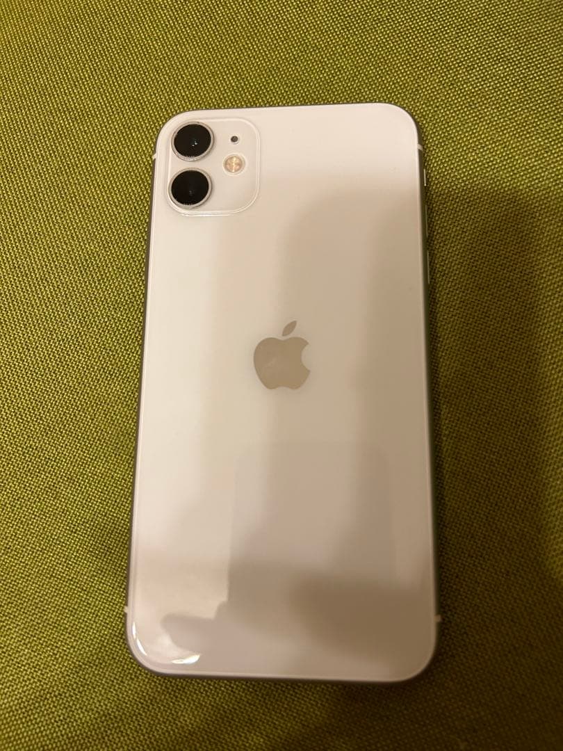Apple iPhone 11 ホワイト 本体 docomo