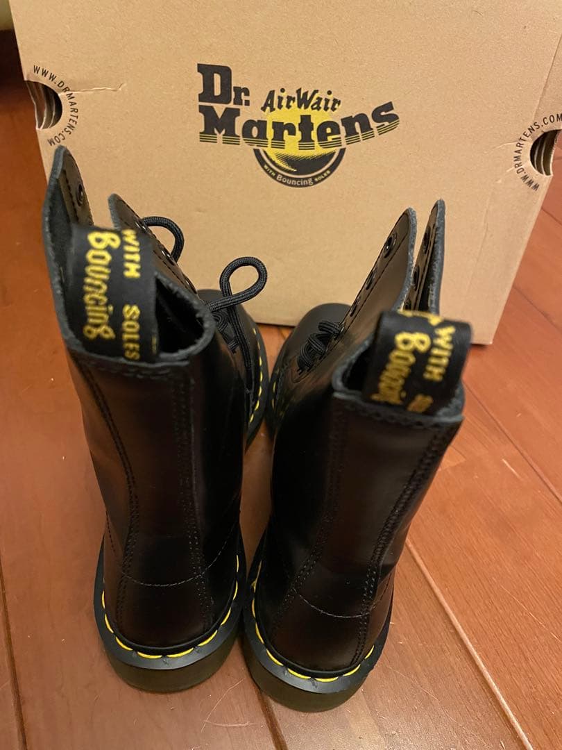 【新品】Dr. Martens 10ホールブーツ　ブラック