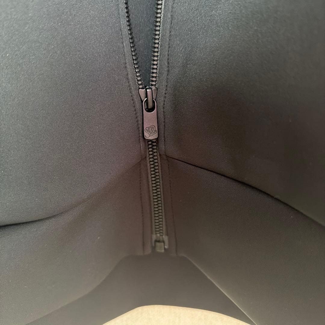 SY32 by SWEET YEARS パーカー 黒