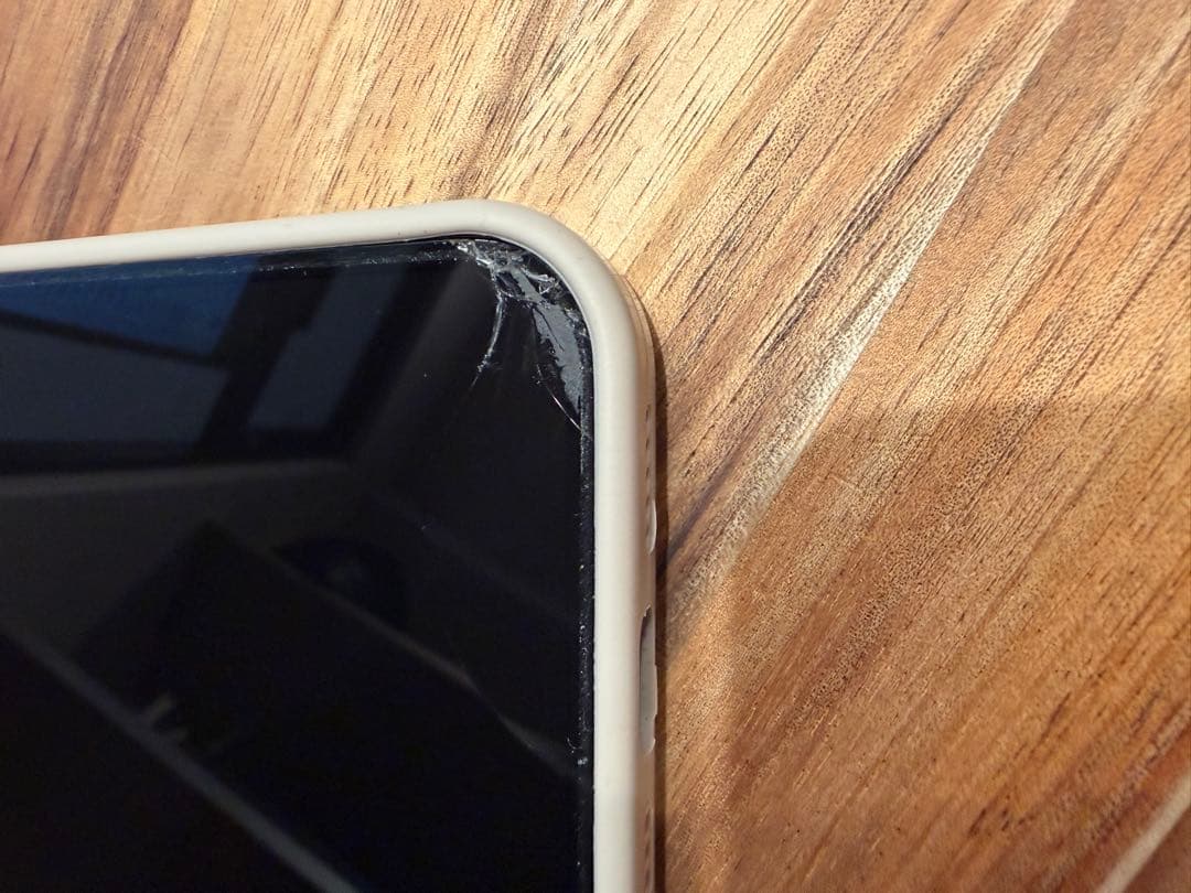 iPhone13pro ブラック 画面・背面ひびあり