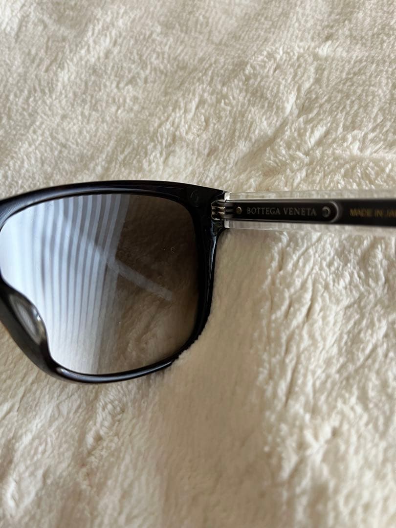 ボッテガ.ヴェネタスクエア型アセテートサングラスです。﻿