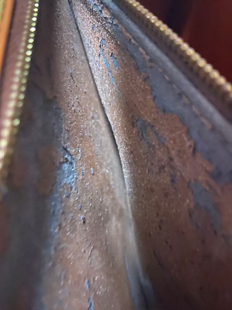 ルイヴィトン エピ モンソー 中古バック