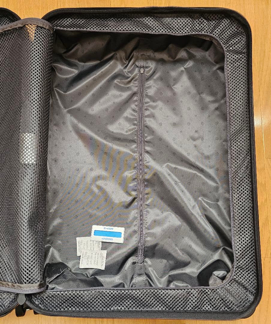 ☆ リモワ エッセンシャルライト キャビンS 31L グロスブルー 新品同様品