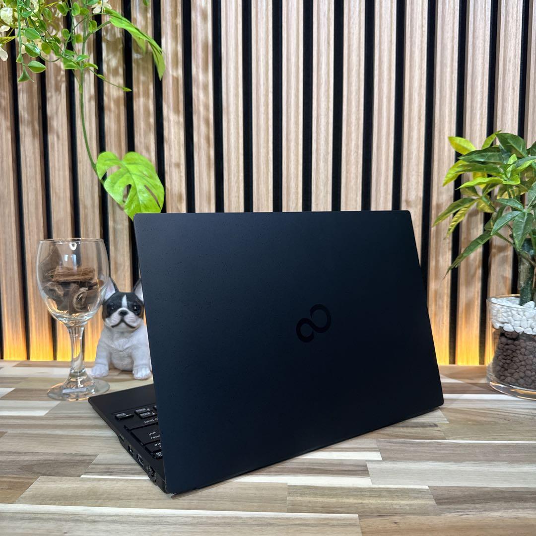 LTE 2023年モデル‼️LIFEBOOK☘13.3インチ☘️軽量ノートパソコン