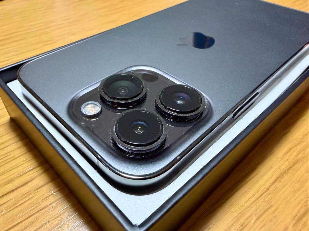 Katts Apple iPhone 13 Pro グラファイト 本体