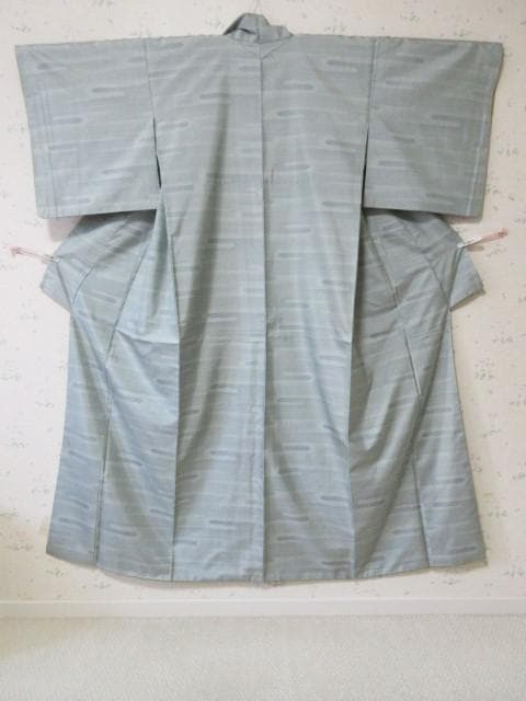 白大島紬：美品：横ランダムライン柄：淡いミントグリーン着物：袷正絹：P35