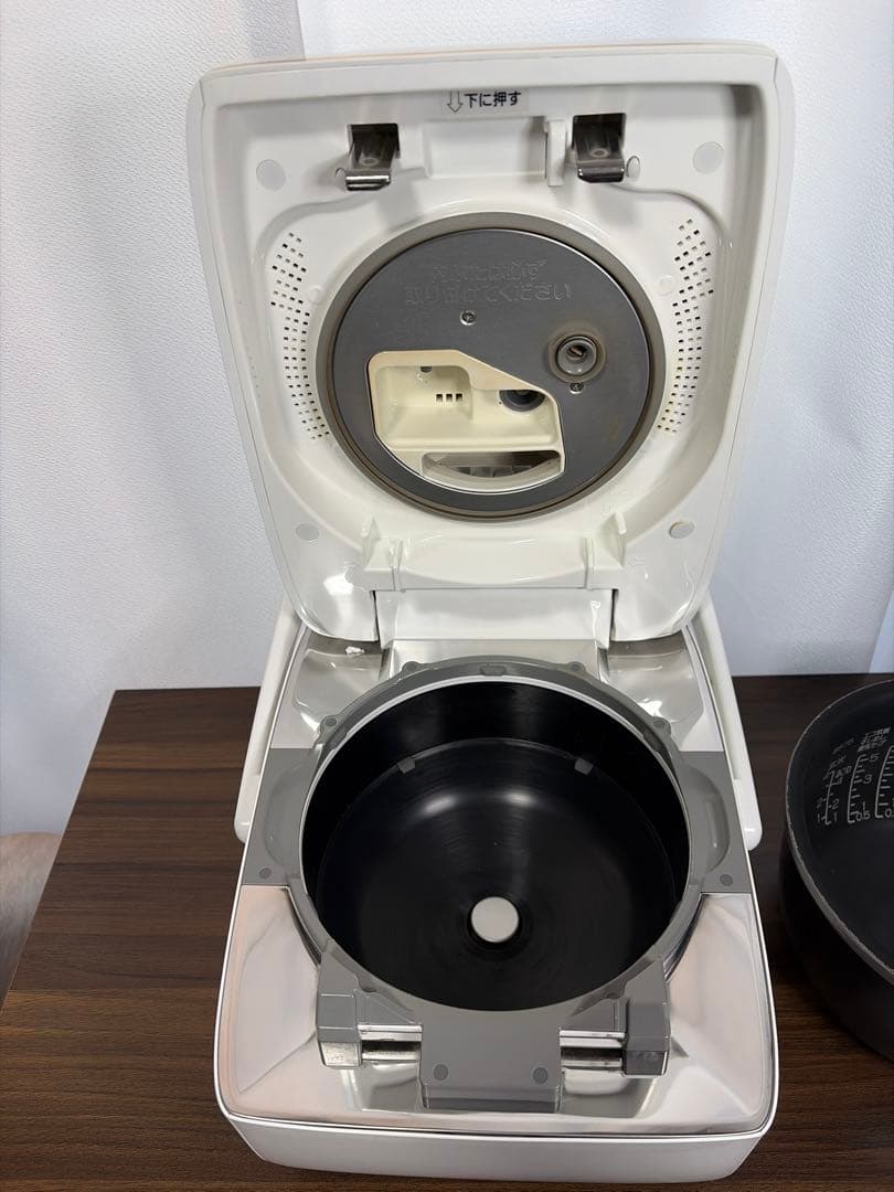 【美品】象印 炎舞炊き NW-LA10 5.5合 雪白