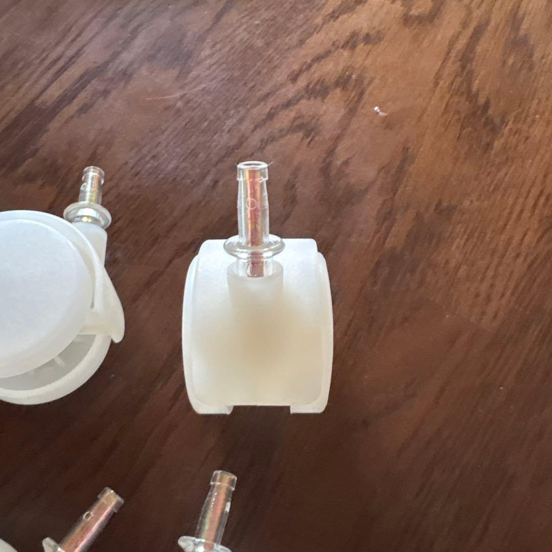 衣装ケースキャスター4個入り