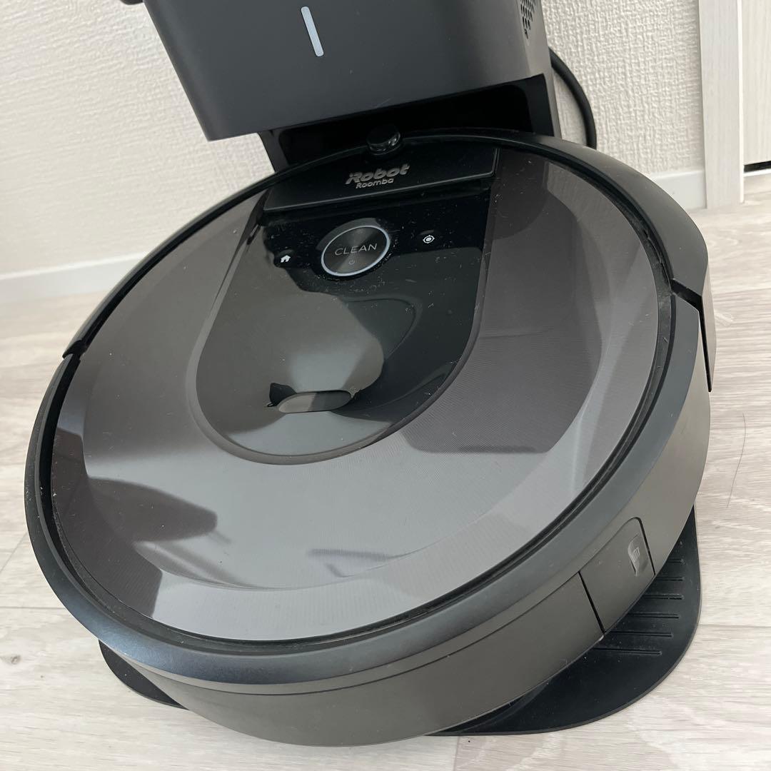 iRobot Roomba i7本体+スタンド付 ブラック