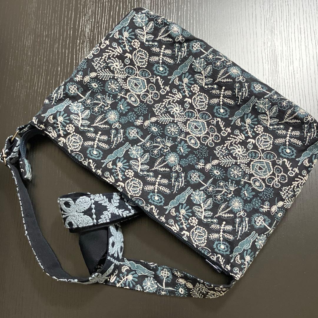 b)ミナペルホネン☆ハンドメイド パッチショルダーバッグ(celebrate)