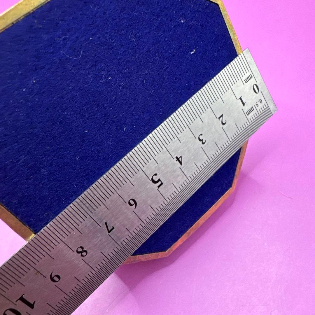 実家整理品　八角五輪塔　？　重さ　約1335g