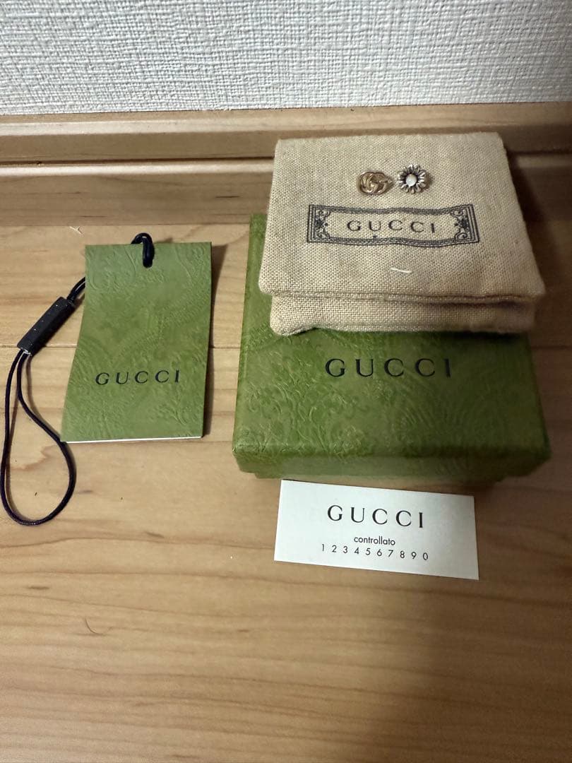 専用、GUCCI、ピアス