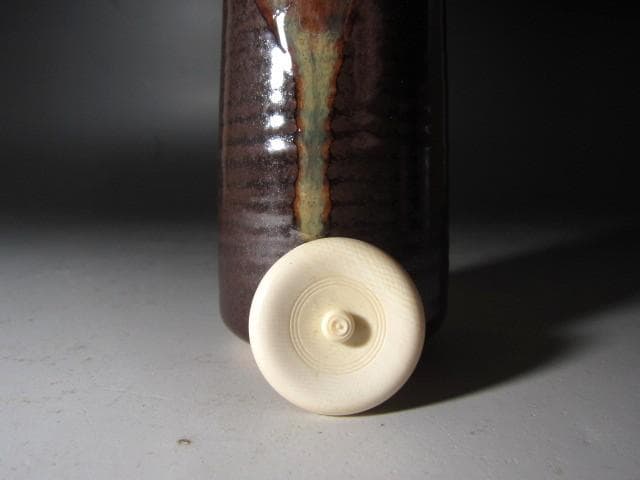 ★　膳所焼　肩衝茶入　牙蓋　表千家　十三代　即中斎の花押がございます★x626