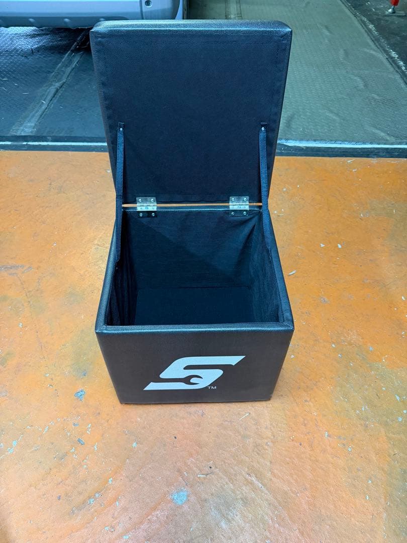 Snap-on 収納ボックス 黒 蓋付き　イス　スツール