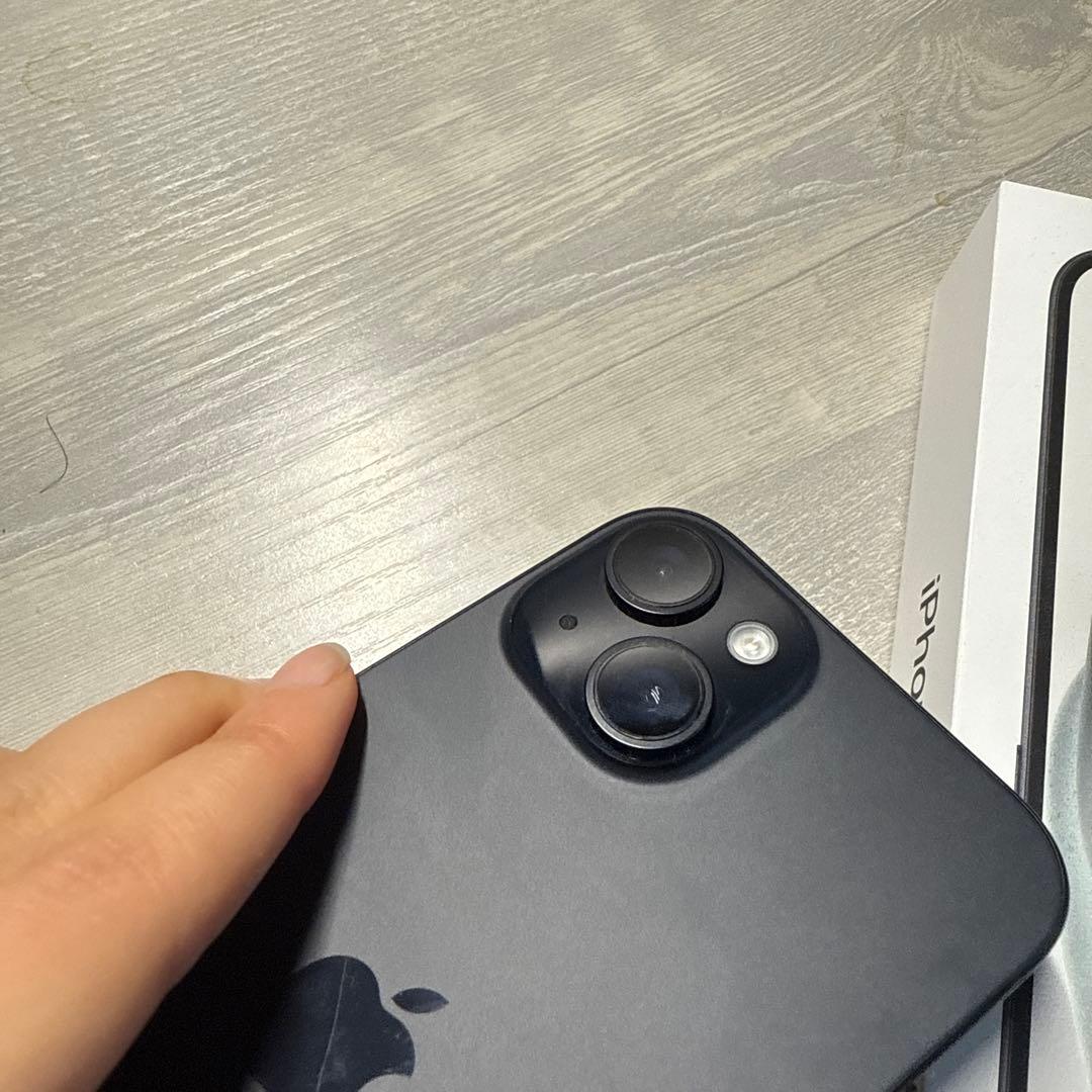 Apple iPhone 15 128GB ブラック 本体