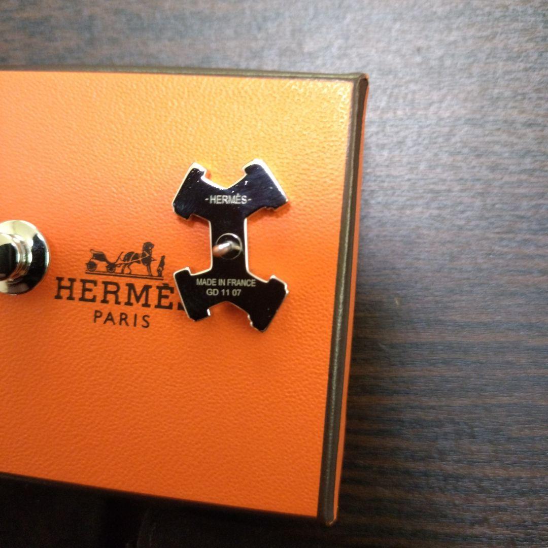HERMES PARIS ロゴピンバッジ