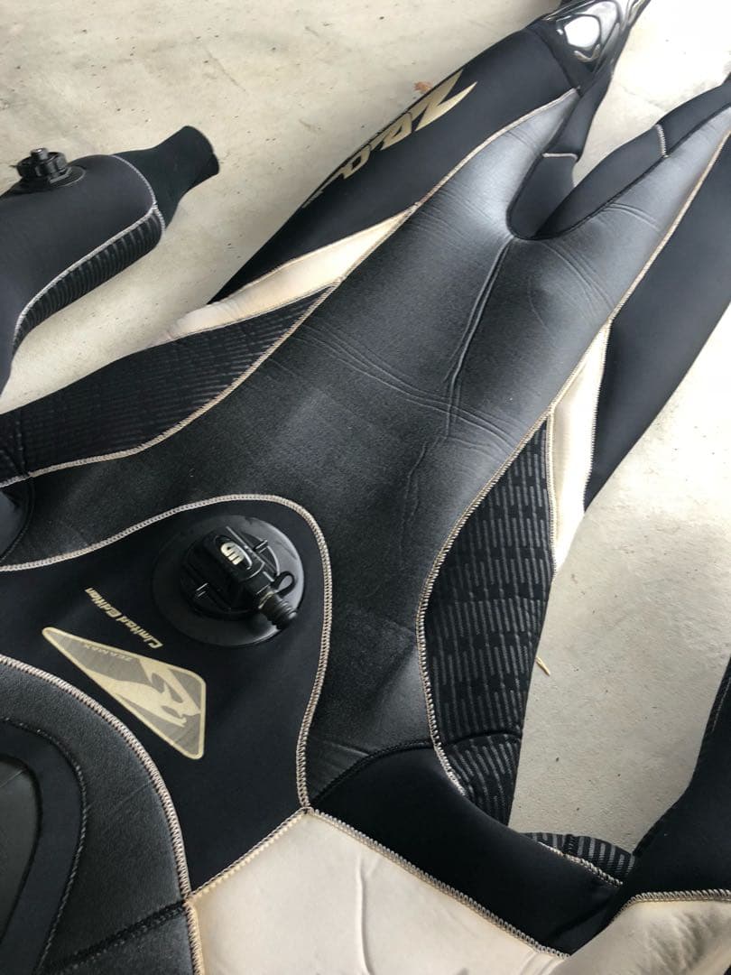 ドライスーツ  WORLD DIVE