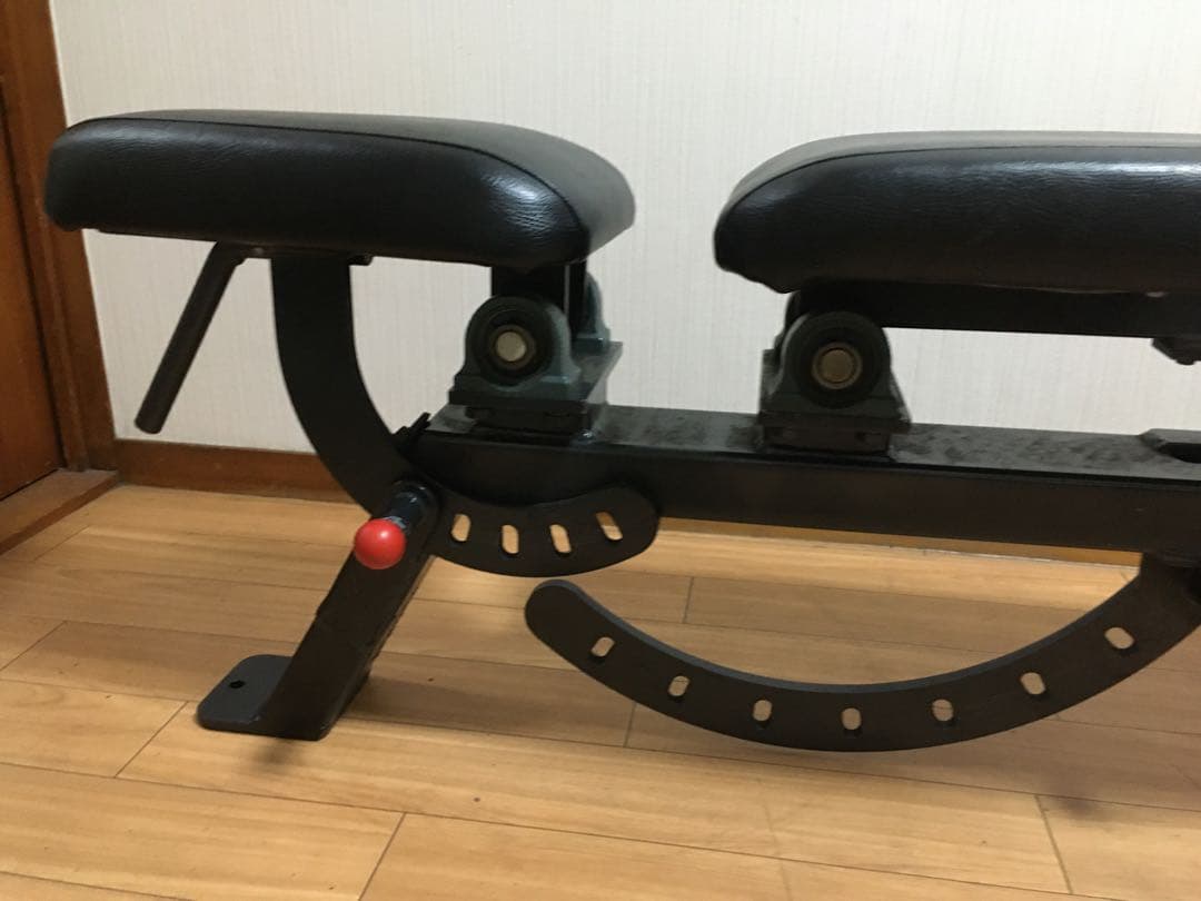 Think Fitness ベンチ　アジャスタブルベンチ　筋トレ