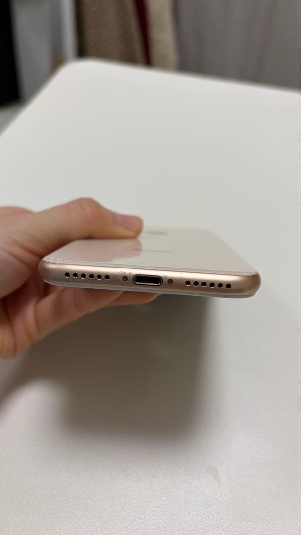 [バッテリー100%/美品]iPhone 8 64GB