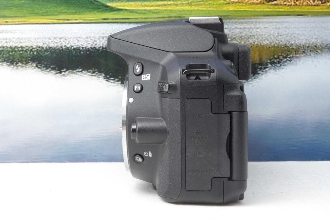 Nikon D5300 新品同様美品 Wi-Fi搭載機種 レンズセット
