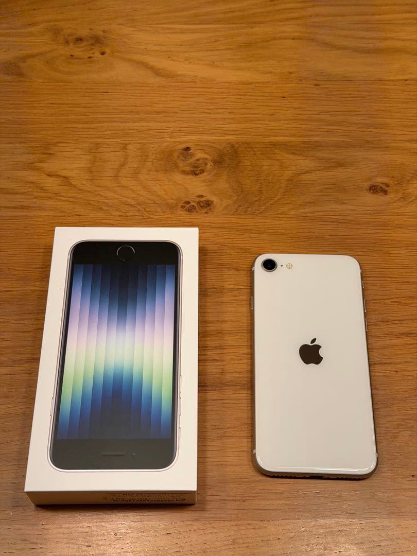 Apple iPhone SE3 64GB ホワイト　スターライト