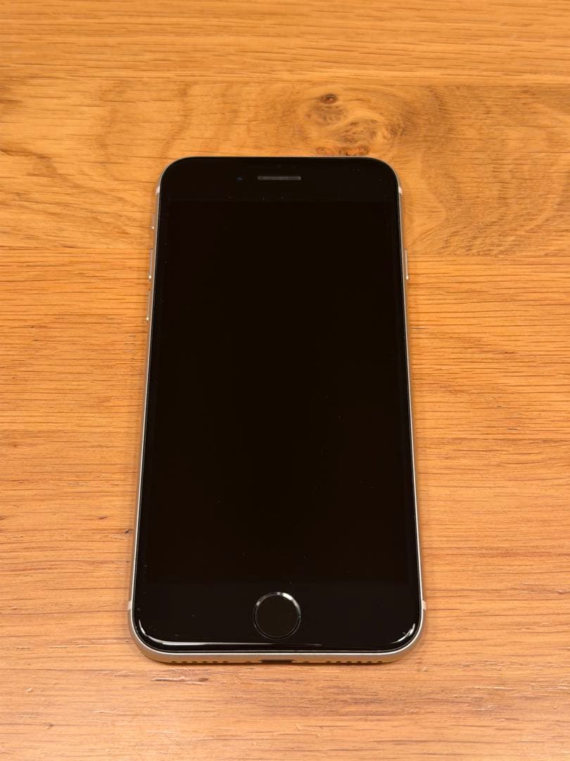 Apple iPhone SE3 64GB ホワイト　スターライト