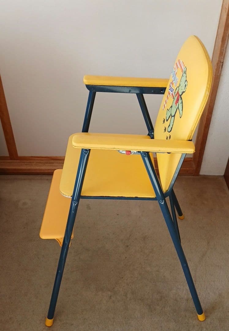 ベビーチェア 子供椅子 ハイチェア 家具 ビニール 黄色 ポップ 昭和 レトロ