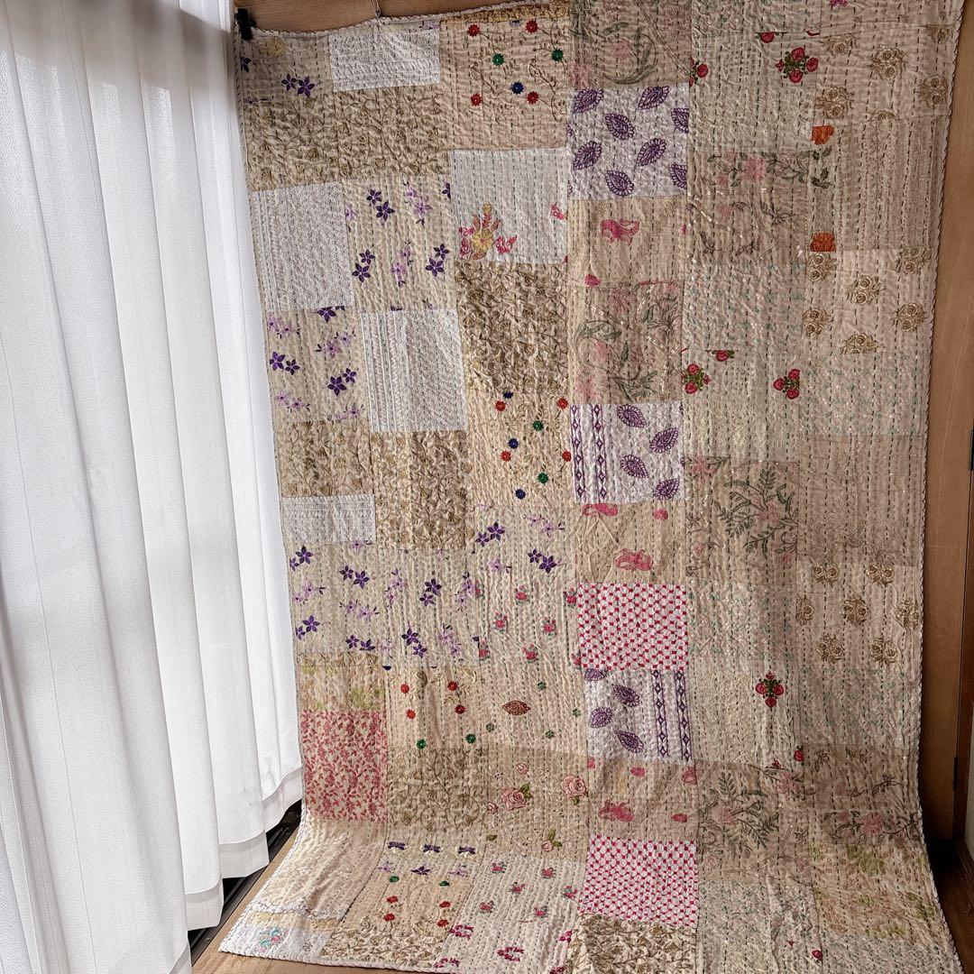未使用❁エンブロイダリー　アイボリー　パッチワークカンタキルトマルチカバーラグ