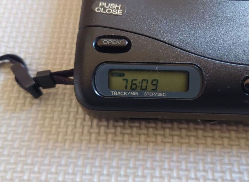 SONY Discman D-11 ポータブルCDプレーヤー