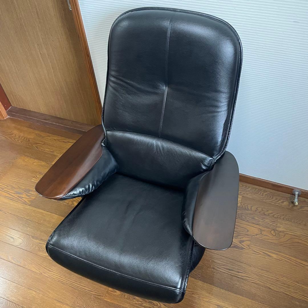 ★美品　カリモク　本革　リクライニングチェア　ブラック　デスクチェア　回転チェア