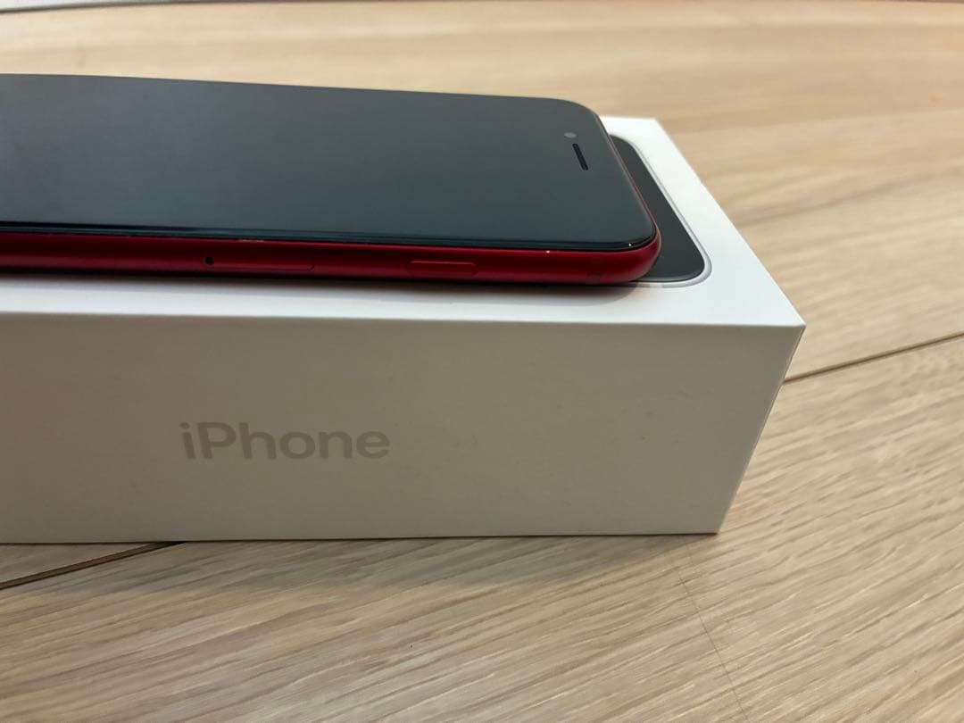 iPhone SE第3世代 64GB レッド