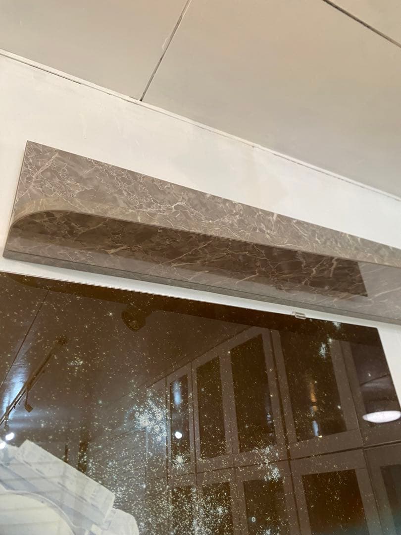 ⭐️右幅広【全国配送無料】定価6万　大理石調　壁掛 棚　ラック　120cm