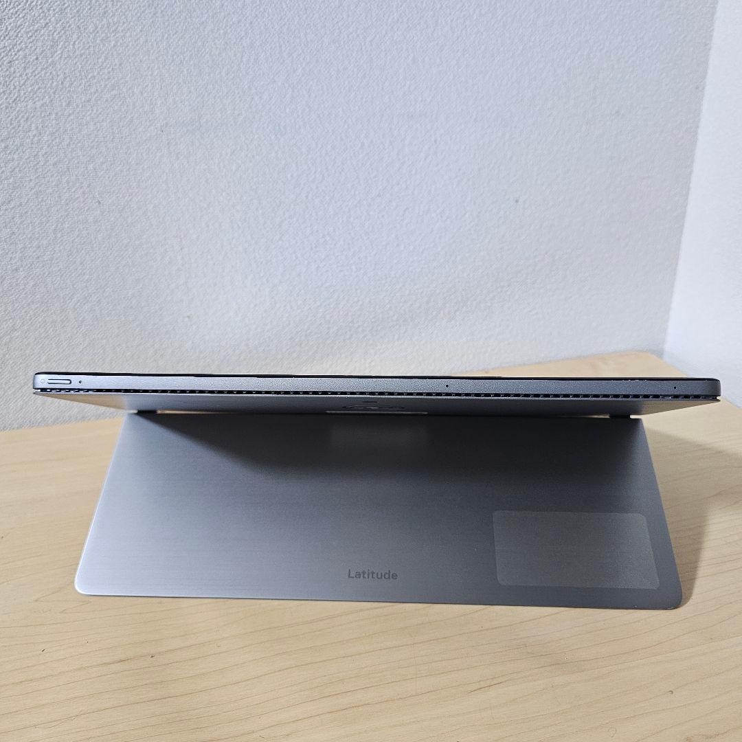 Latitude 7210 2in1／Surface Pro7 ライバル機　i7