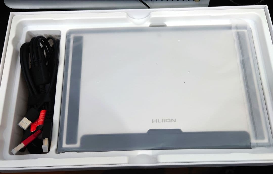 HUION 液タブ Kamvas 13（Gen 3） 13型 スタンド付き 黒