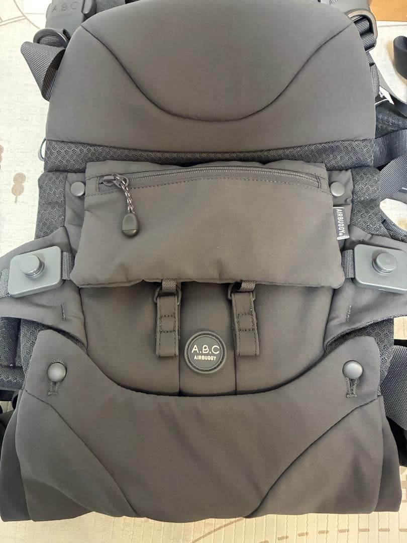 【AirBuggy】ABC抱っこ紐、バックルカバーディムグレー