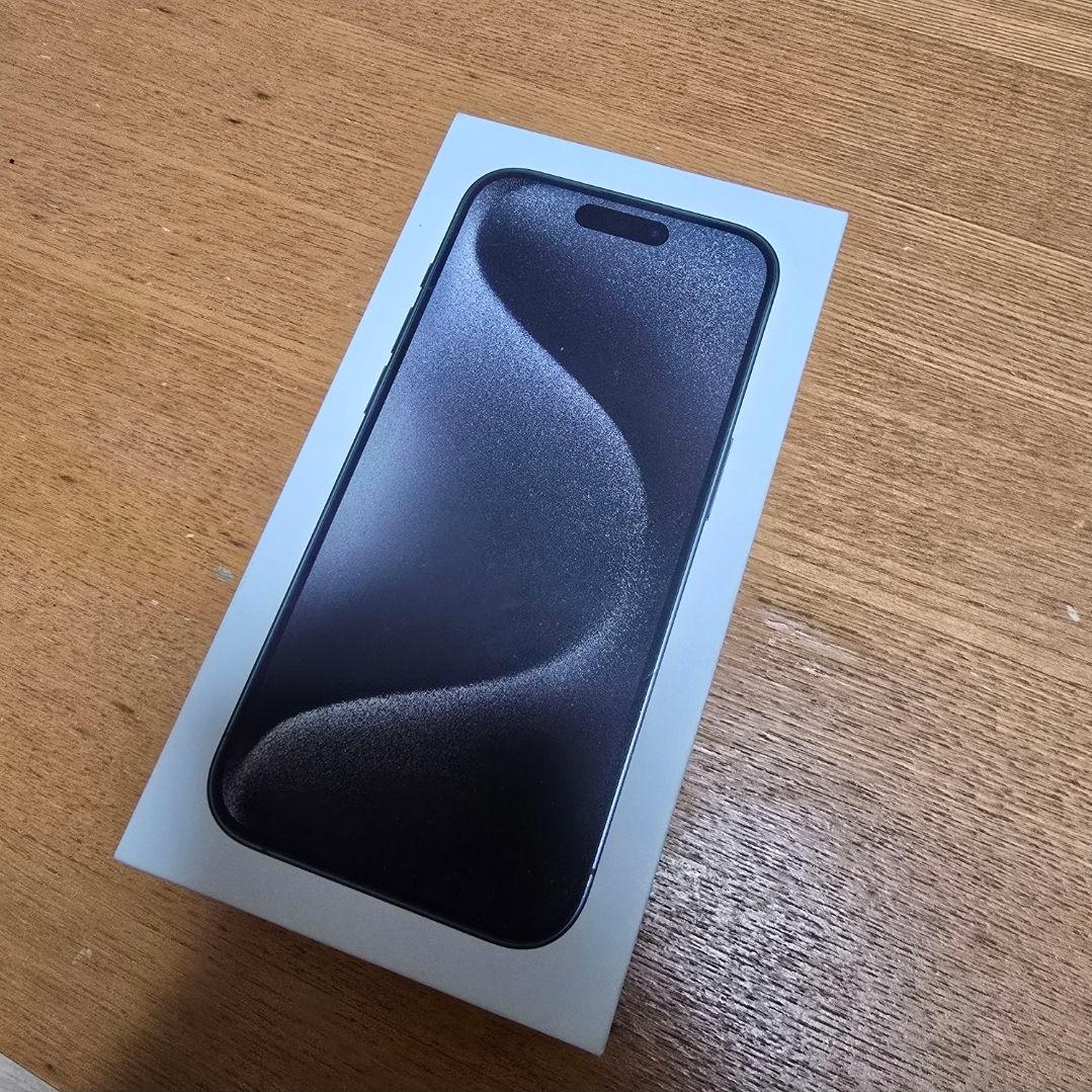 iPhone 15 Pro ブラックチタニウム 256GB 本体　ジャンク品
