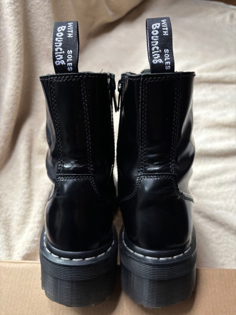 ドクターマーチン8 ホールブーツDr. Martens ホワイトステッチ