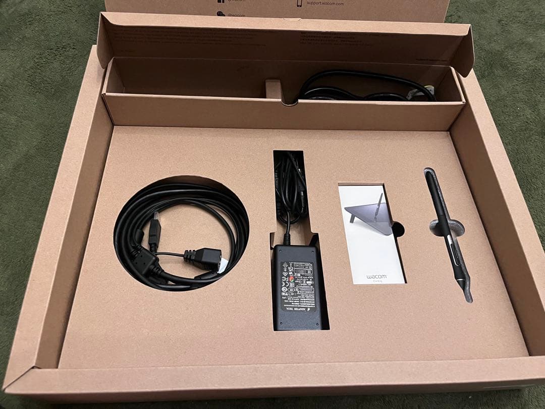 液タブ・ペンタブ Wacom Cintiq 16 DTK1660K0D