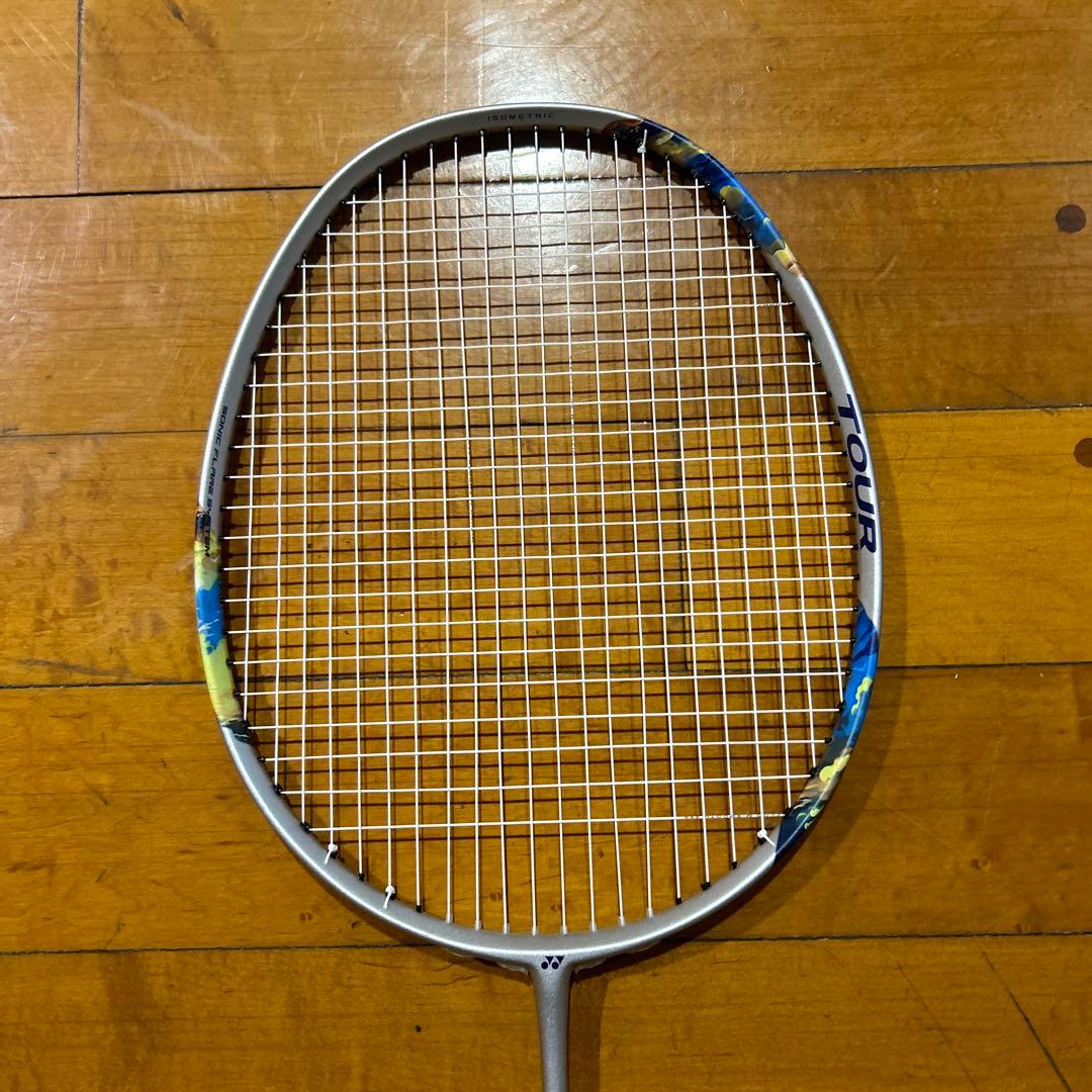 ヨネックス　ナノフレア700 ツアー　4U G6