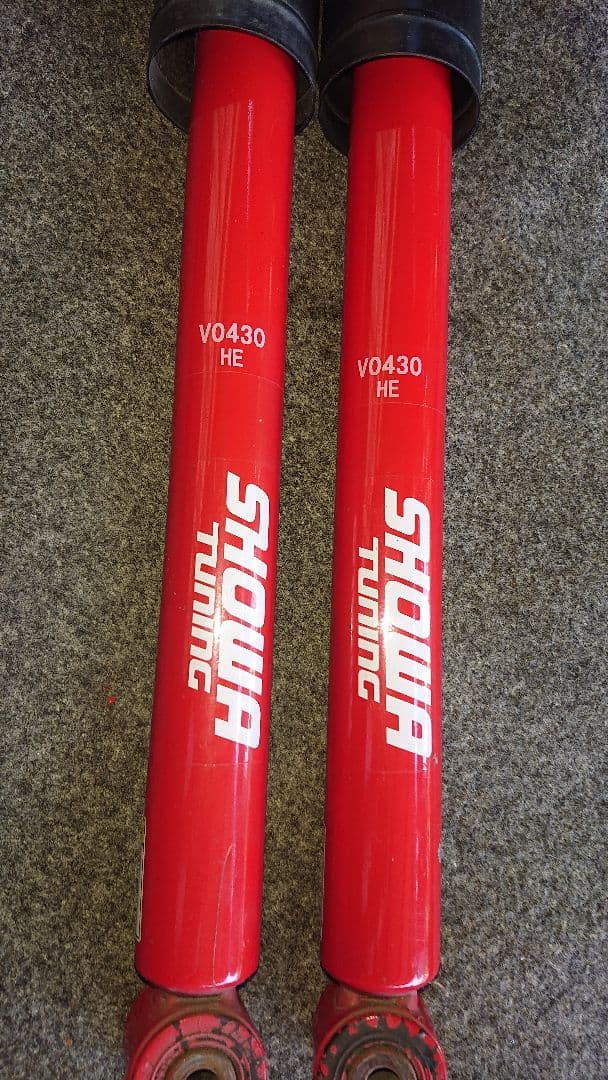 フィット GE8用 (リアのみ)SHOWA製ショックアブソーバー